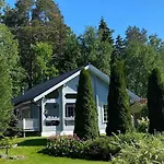 Upea Laehellae Rantaa Poreallas & Sup-laudat *