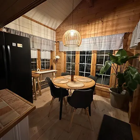 Upea Laehellae Rantaa Poreallas & Sup-laudat * Βάασα