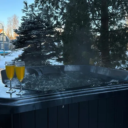 Upea Laehellae Rantaa Poreallas & Sup-laudat * Βάασα