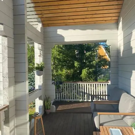 Upea Laehellae Rantaa Poreallas & Sup-laudat *