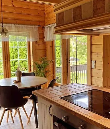 Upea Laehellae Rantaa Poreallas & Sup-laudat *